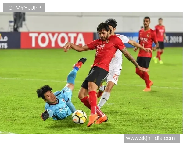 中国男篮强势出击迎战中国香港全力争胜展现团队实力与拼搏精神 中国男篮强势出击迎战中国香港全力争胜展现团队实力与拼搏精神