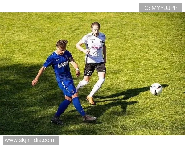 卡斯鲁厄与汉堡激战正酣比分揭晓引发球迷热议